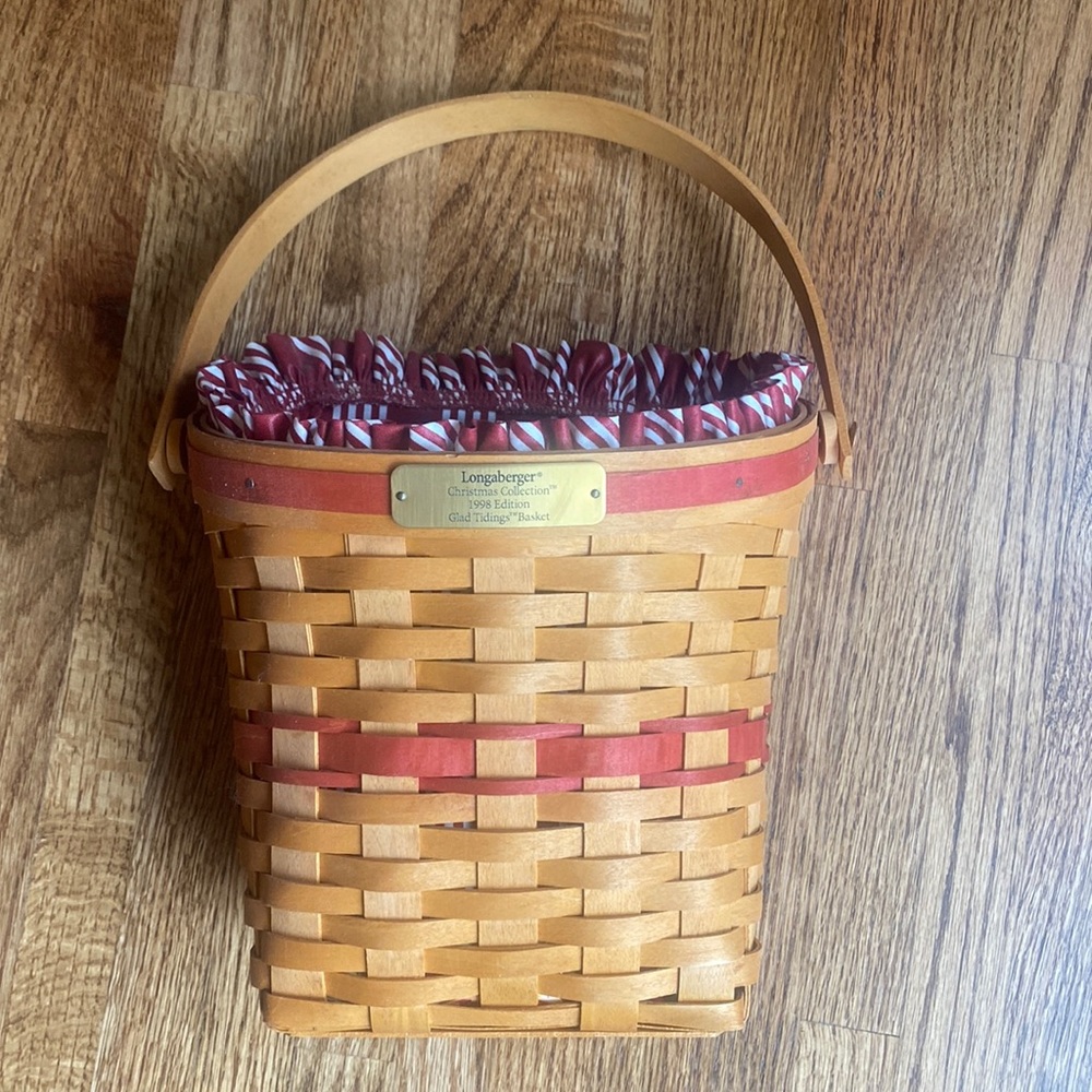 Longaberger Glad Tidings Basket -1998 Christmas Collection